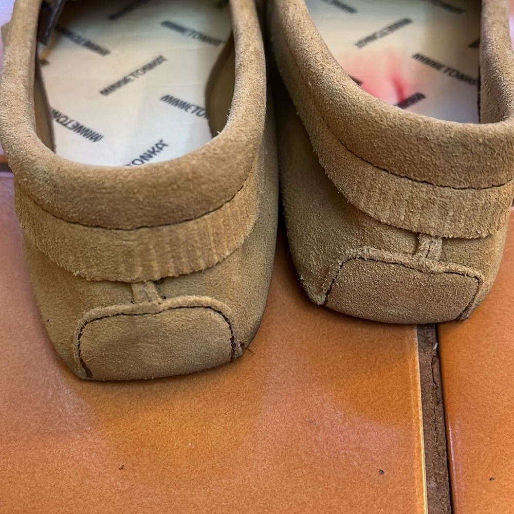 Minnetonka suede moccasins w thunderbird beading. - Picture 5 of 5